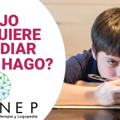 Un niño con expresión de aburrimiento, con la pregunta "¿qué hago si mi hijo no quiere estudiar?" en texto grande.