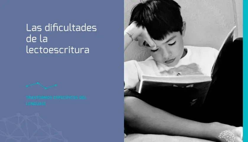 Un niño con dificultades lectoescritura lee un libro con la mano en la frente.
