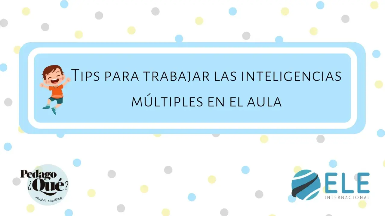 Niño feliz celebra tips para trabajar los tipos de inteligencias múltiples en el aula.